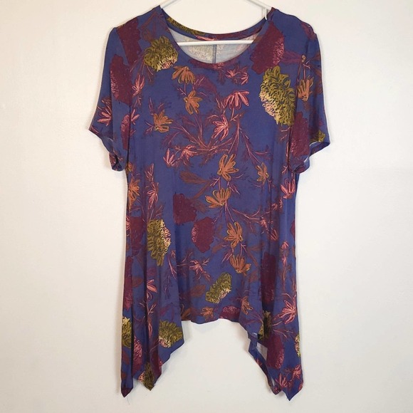 Blue Floral Knit top size M/L - Picture 2 of 4